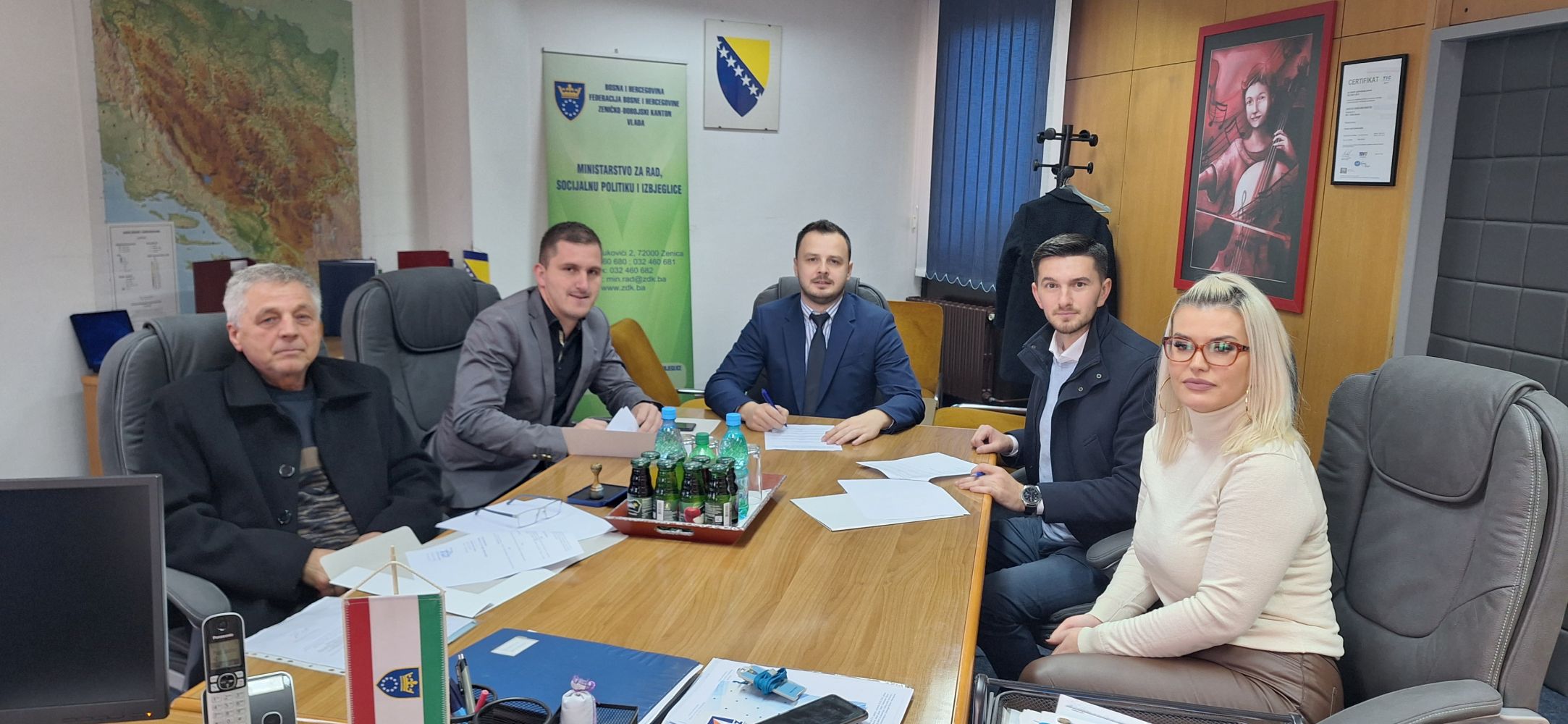 POTPISANI UGOVORI ZA REALIZACIJU INFRASTRUKTURNIH PROJEKATA U POVRATNIČKIM MJESNIM ZAJEDNICAMA ZDK-a