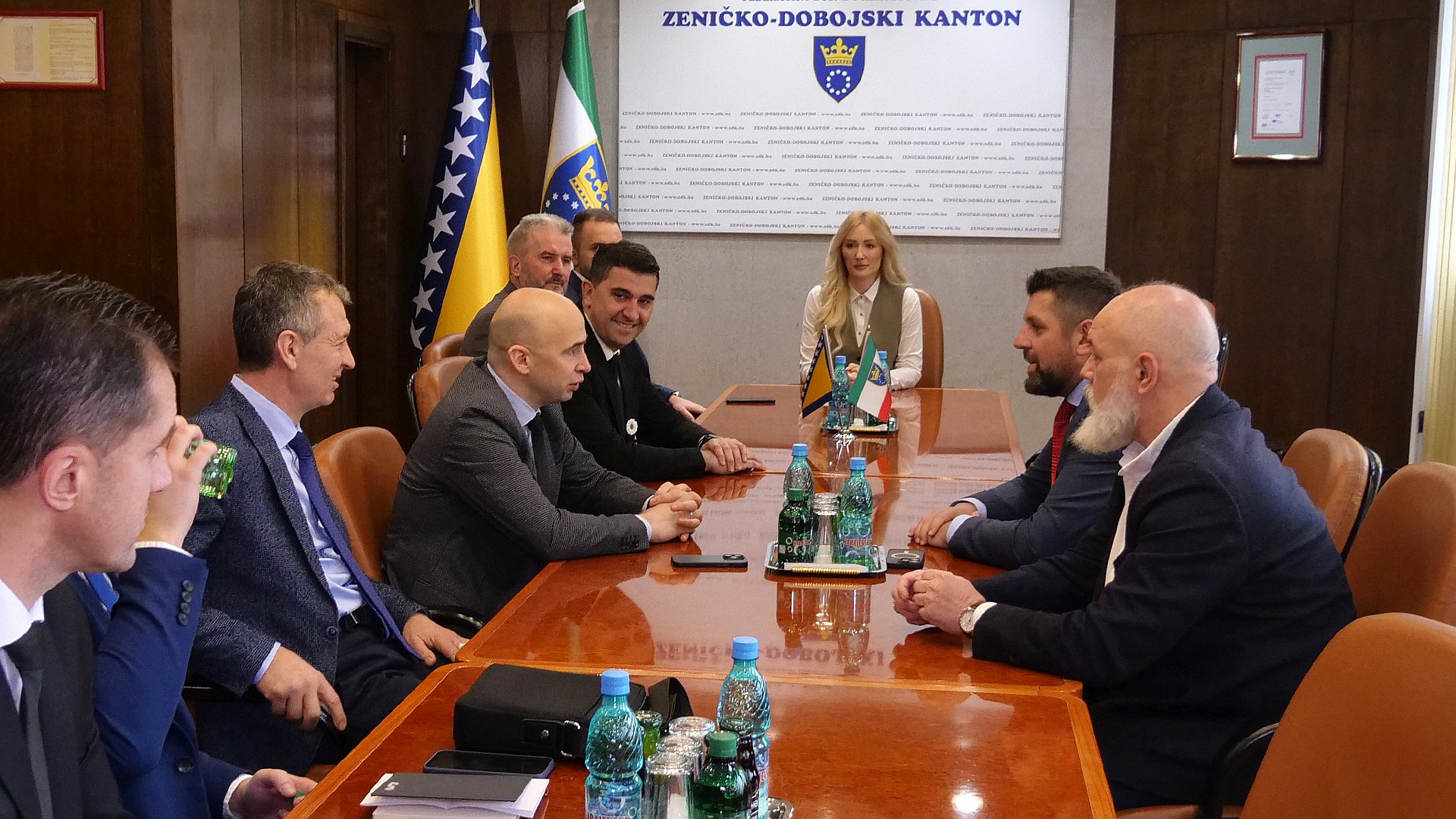 POTPREDSJEDNIK DURAKOVIĆ POSJETIO PREMIJERA PIVIĆA: ZDK SPREMAN SISTEMSKI UREDITI POMOĆ POVRATNICIMA U RS