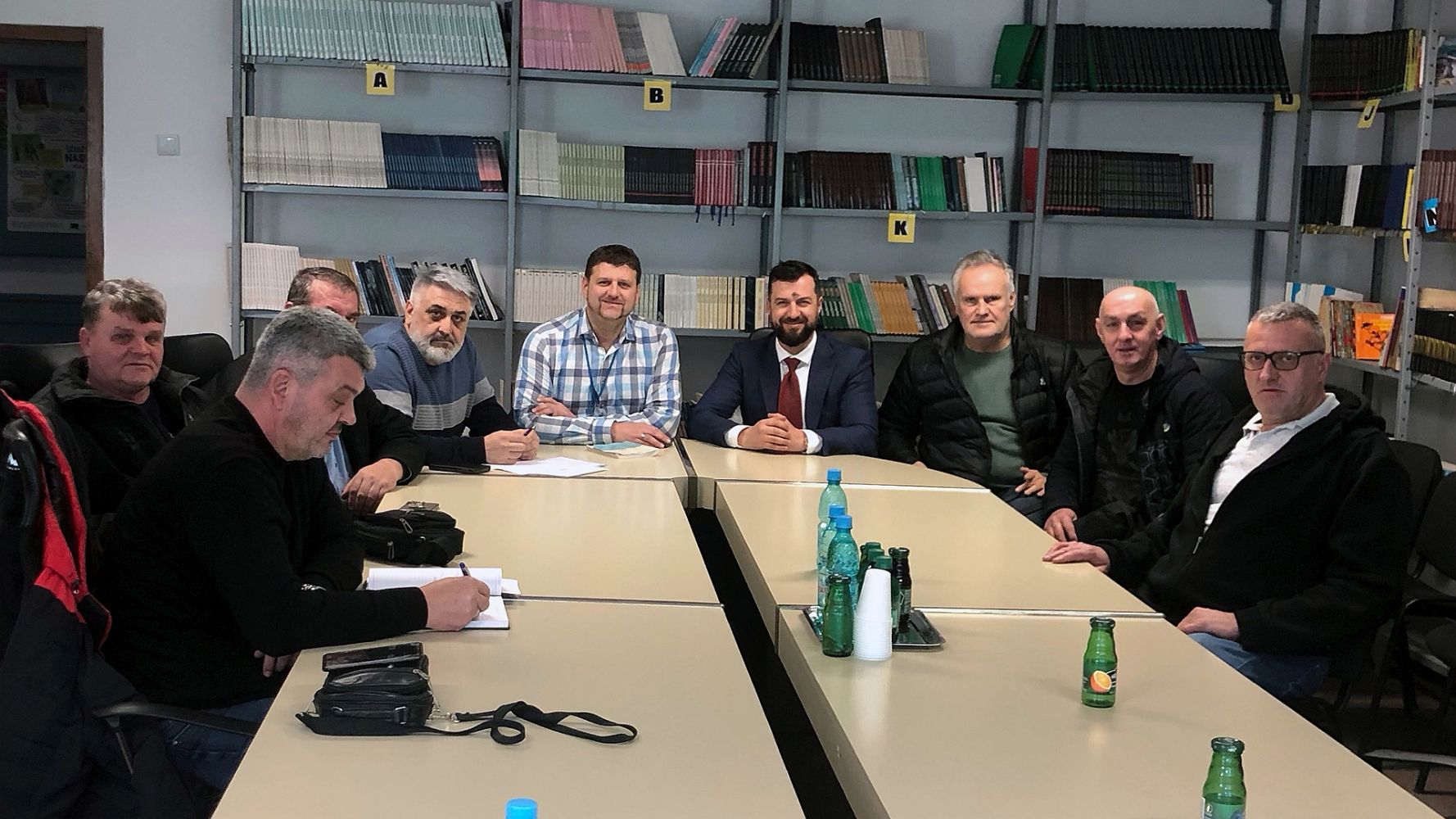 RADNI SASTANAK S PREDSTAVNICIMA KLUBOVA I SAVEZA SJEDEĆE ODBOJKE SA PODRUČJA ZDK