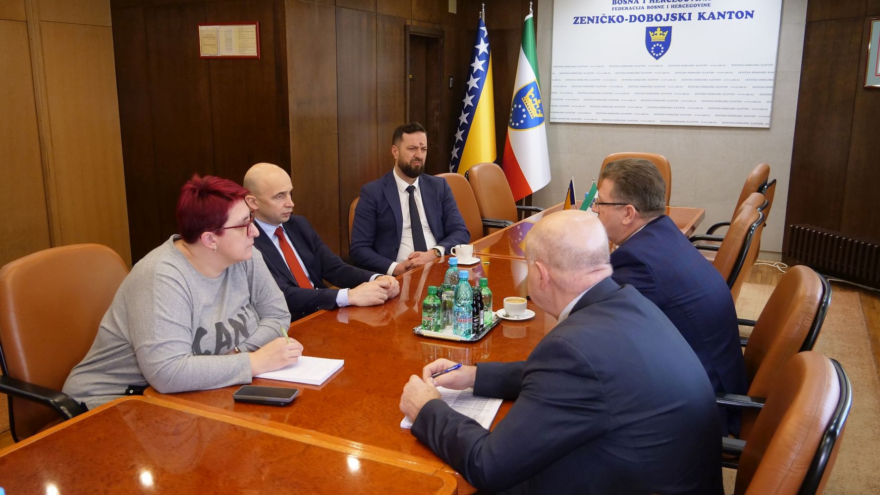 PREDSTAVNICI VLADE ZDK I SINDIKATA POSTIGLI DOGOVOR: PROSVJETNIM RADNICIMA U ZDK NAJVEĆE PLATE U FBIH