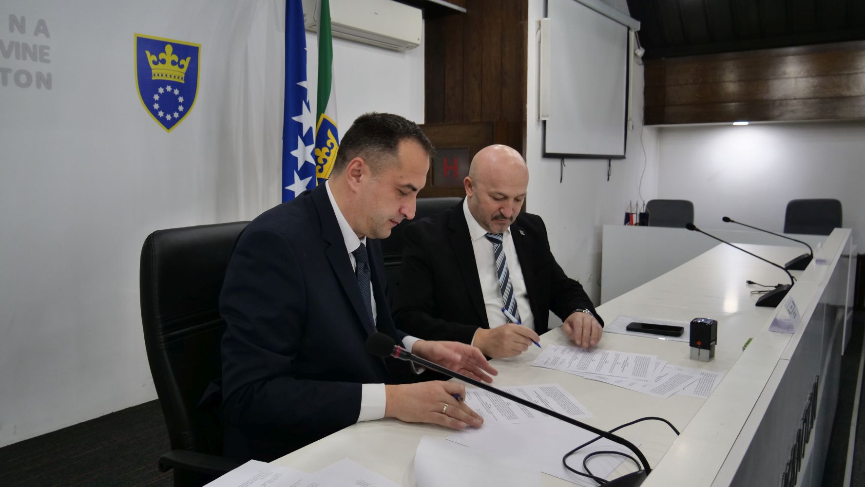 Zeničko-dobojski kanton prvi pristupio Kolektivnom ugovoru za državne službenike i namještenike