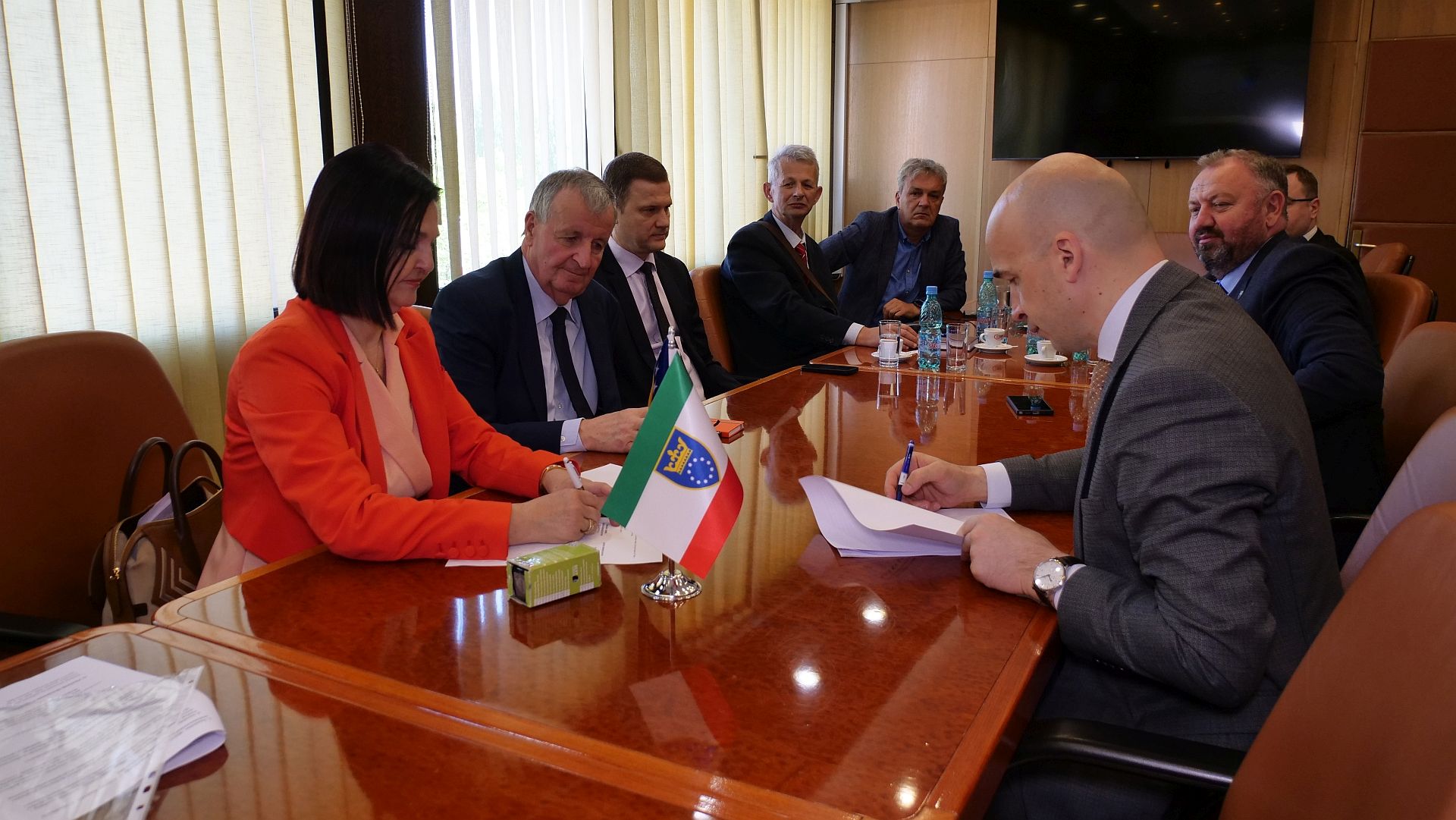 Vlada ZDK i Privredna komora ZDK potpisali memorandum o saradnji u osam prioritetnih oblasti