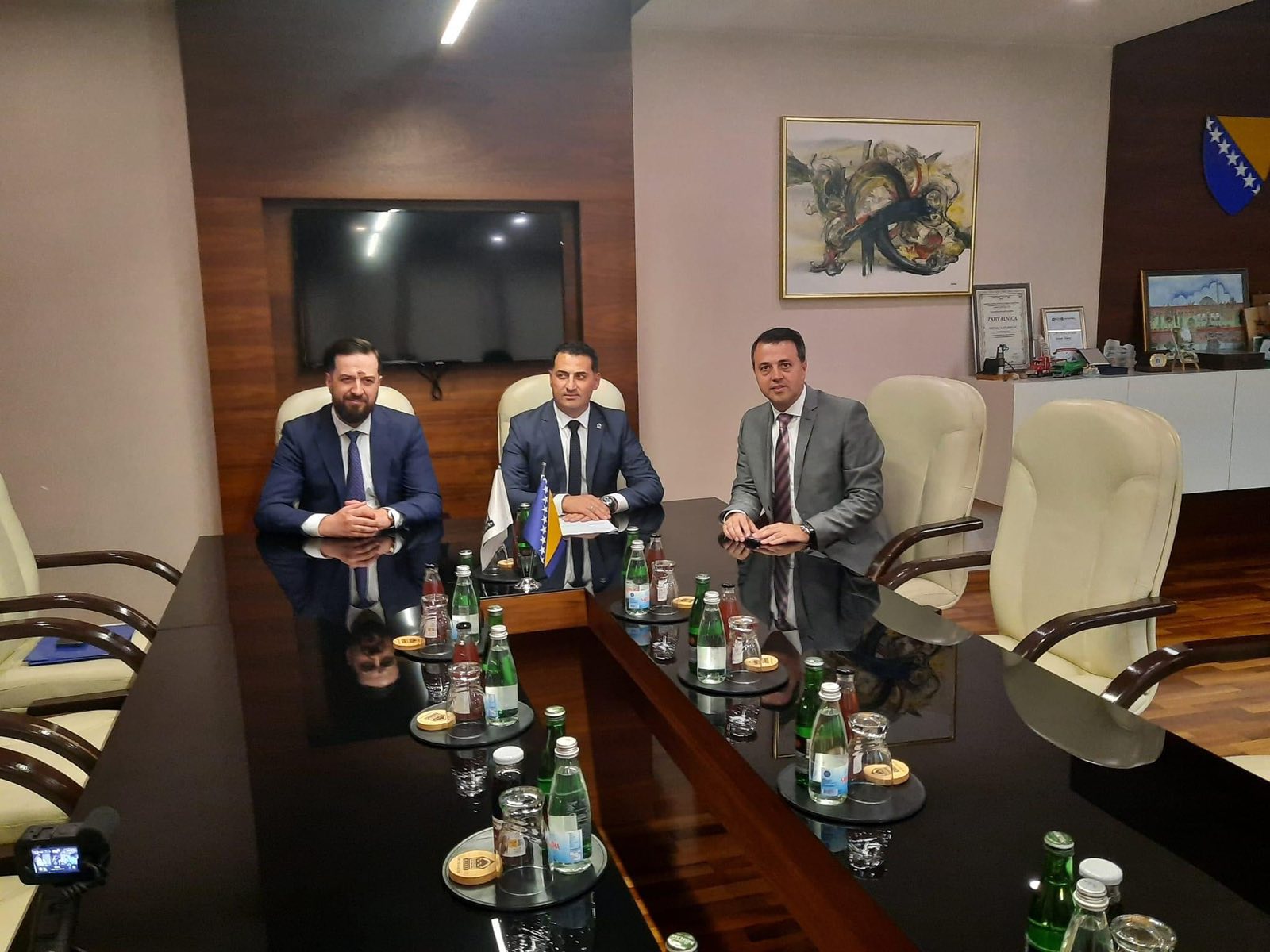 Potpisani ugovori o sufinansiranju projekta izgradnje jaslica u Visokom i rekonstrukcije PŠ Bilješevo kod Kaknja