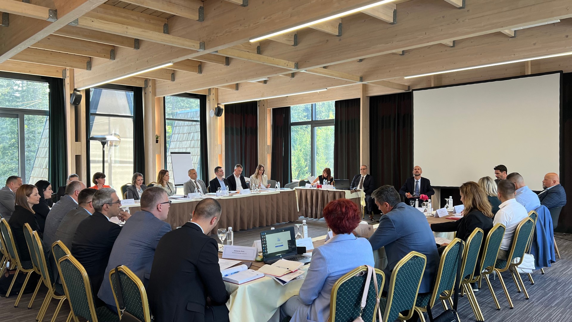 Održan okrugli stol "Službenički sistem u Federaciji Bosne i Hercegovine"