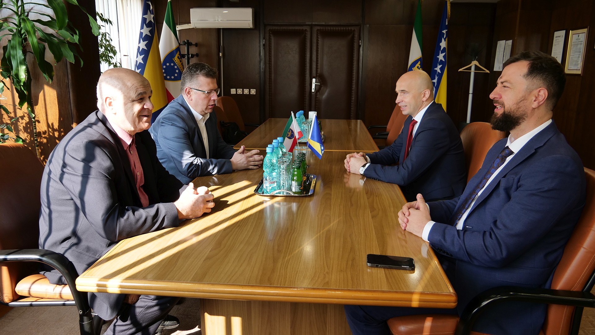 Vlada ZDK i sindikati opredjeljeni za nastavak primjene propisa koji regulišu zapošljavanje u školama