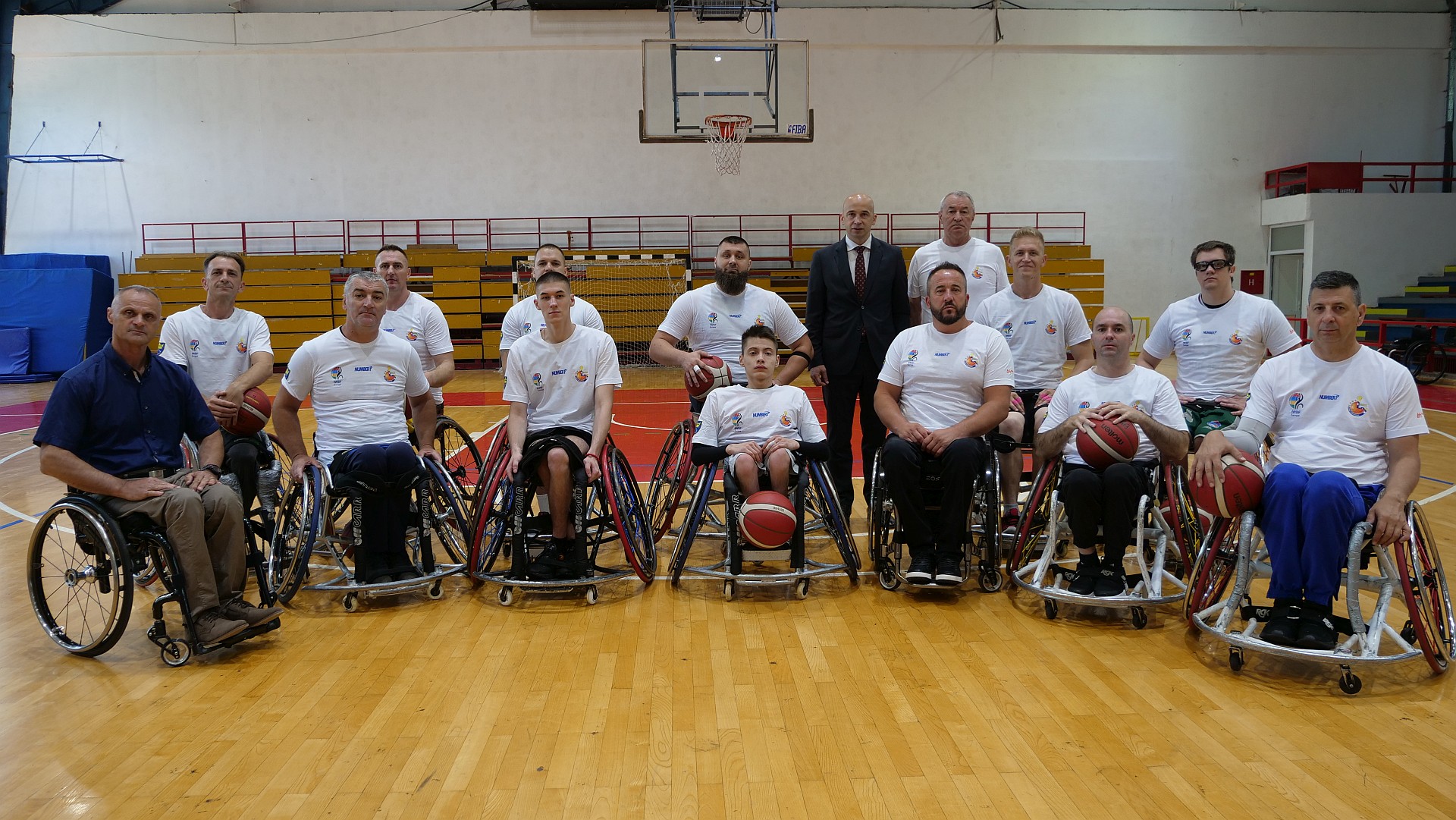 Premijer Nezir Pivić poželio dobrodošlicu Košarkaškoj reprezentaciji BiH u kolicima