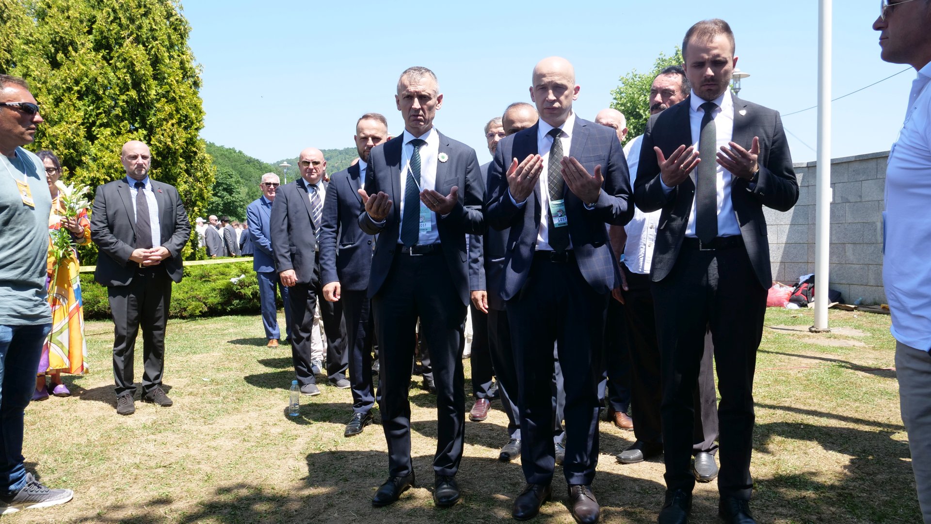 Delegacija Vlade i Skupštine Zeničko-dobojskog kantona prisustvovala komemoraciji i ukopu žrtava genocida u Srebrenici