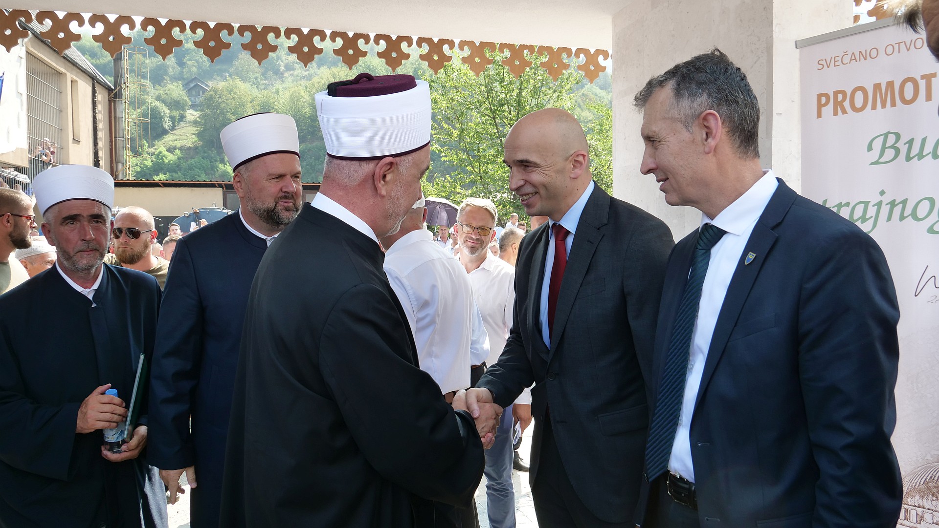 Premijer Pivić u Nemili kod Zenice: Islamska zajednica je duhovni i obrazovni autoritet, a obaveza Vlade je da stvara ambijent u kojem će građani imati kvalitetne uslove za život