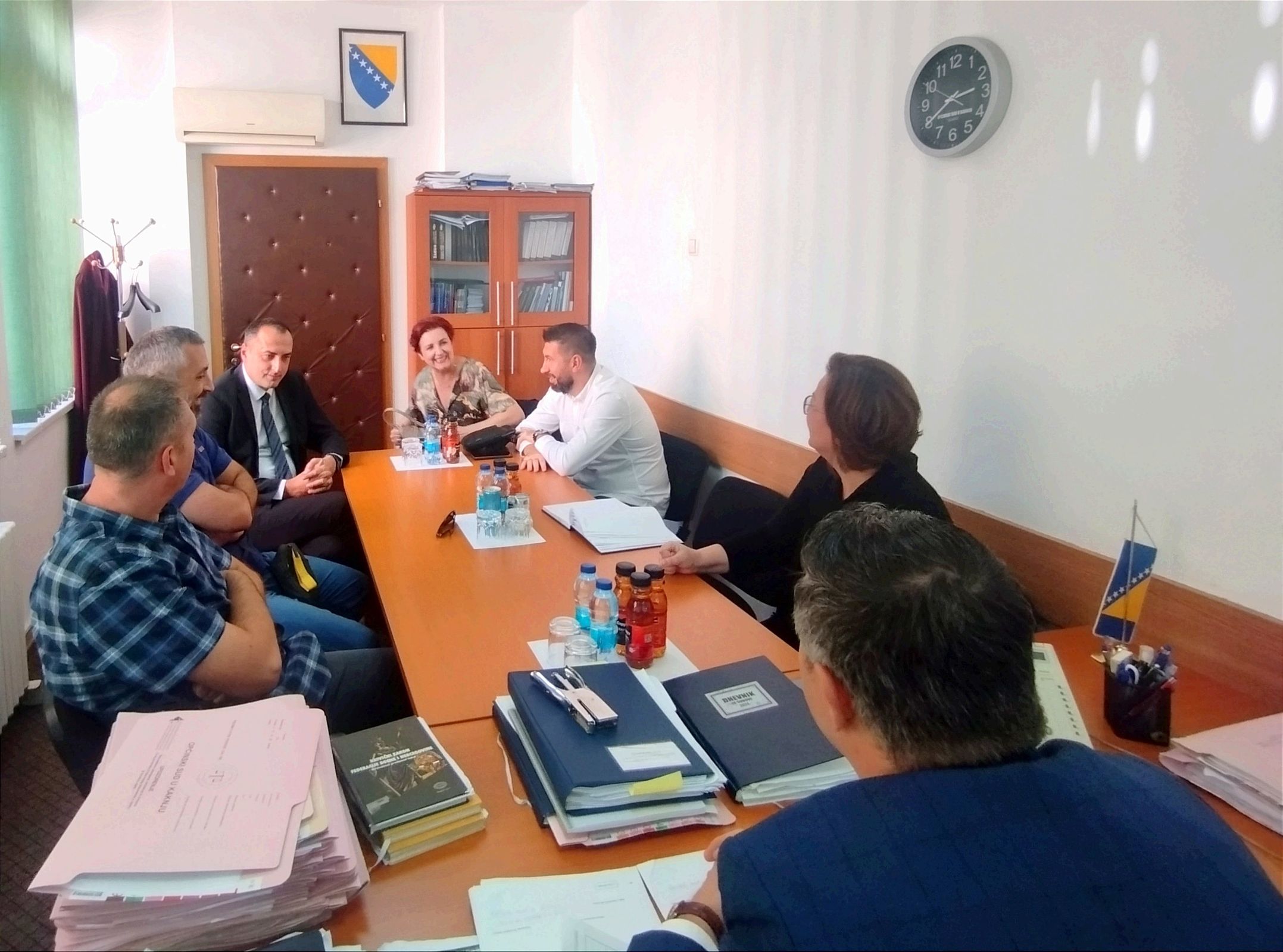 Ministar Nikolić posjetio Općinski sud u Kaknju: Razgovarano o kapitalnim investicijama