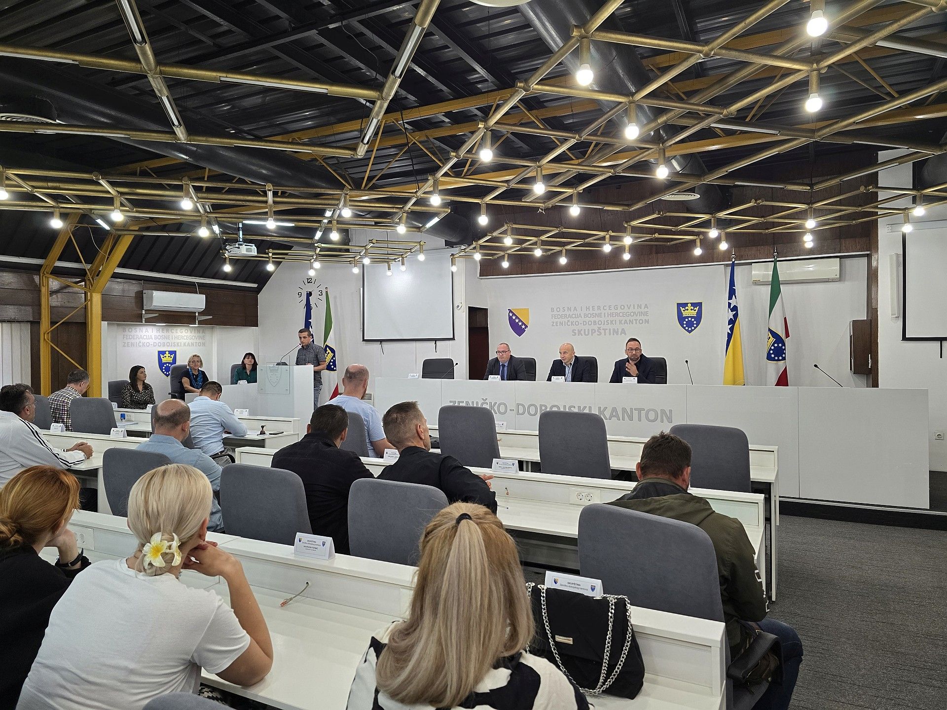 Ministar Sirovica potpisao ugovore o dodjeli poticaja za samozapošljavanje u iznosu od milion KM