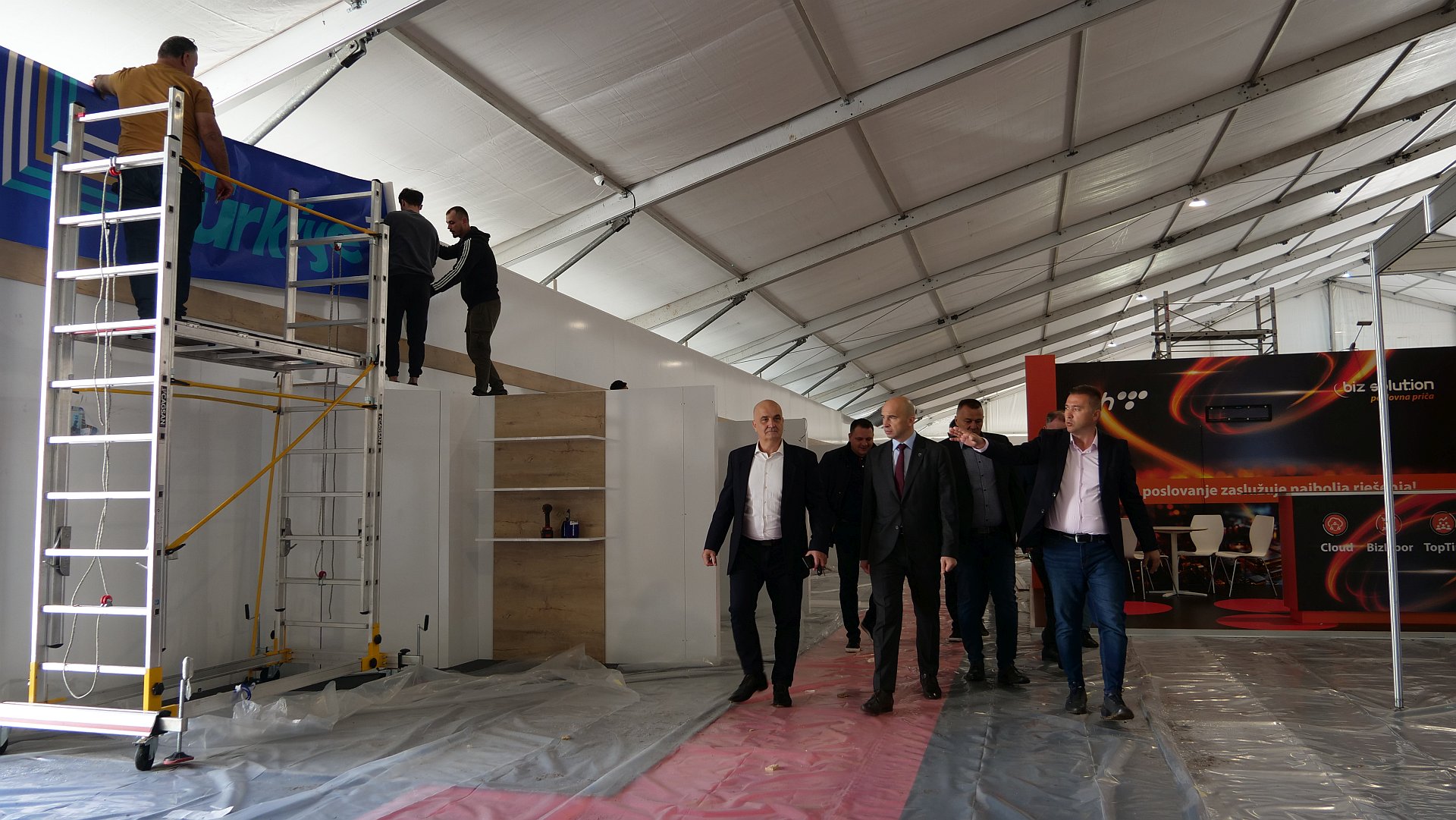   Premijer Pivić i ministar Šibonjić posjetili sajam ZEPS: Podrška organizatoru i učešću domaćih izlagača