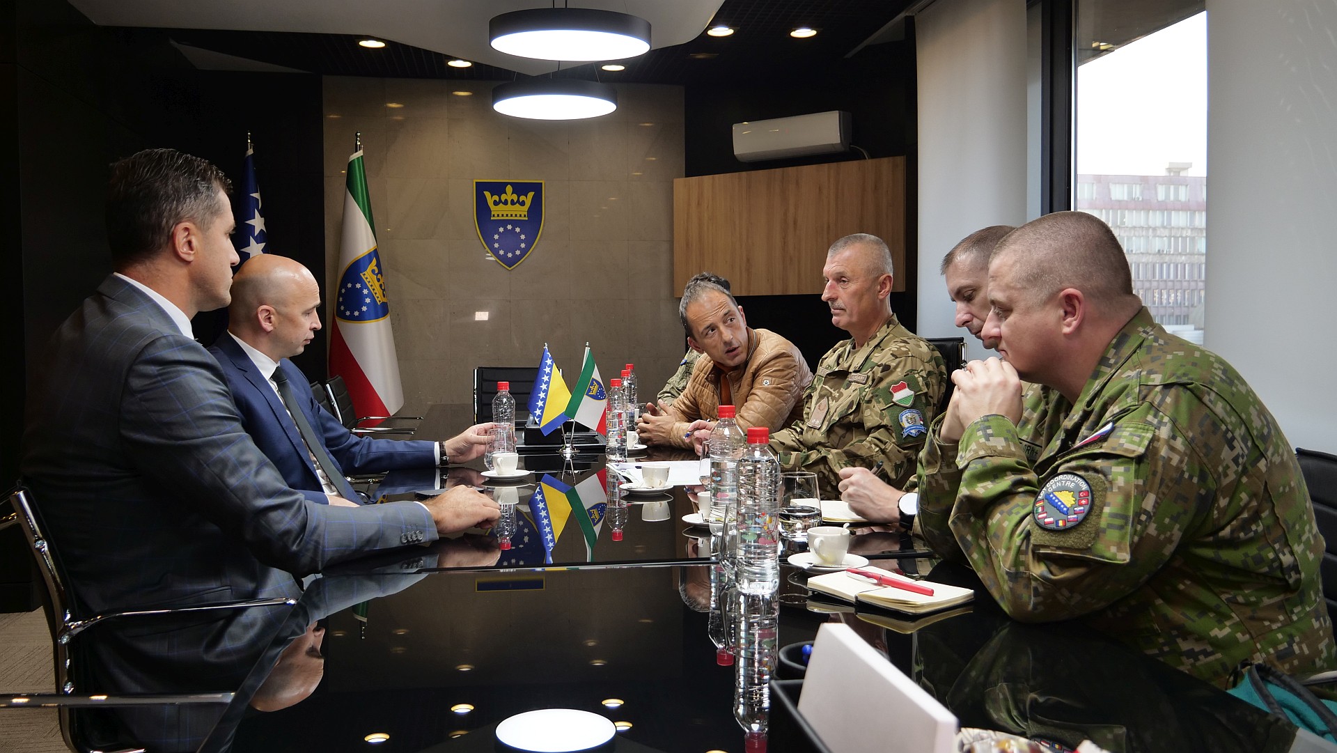 Premijer Pivić i ministar MUP-a Vračo razgovarali s komandantom EUFOR-a u BiH generalmajorom Sticzom