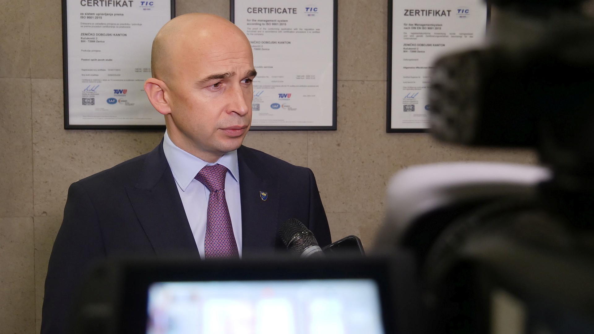 VIDEO: Vlada ZDK formira Ured za javne nabavke, odobrena dodatna sredstva za izgradnju zgrade SHP u Zenici