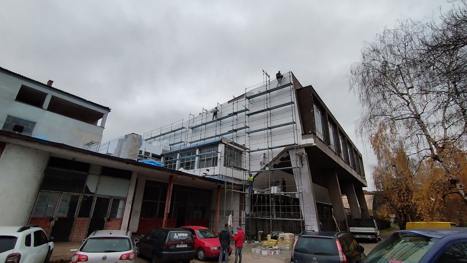 Napreduju radovi na sanaciji zatvorenog bazena Industrijske škole: Završetak radova I faze krajem decembra