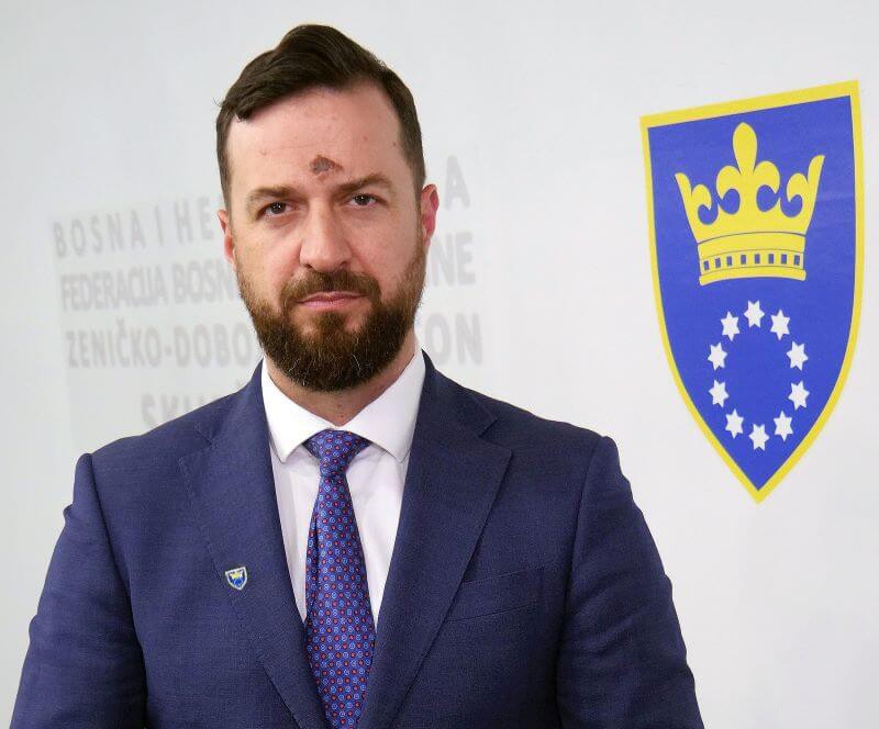 Online nastava u školama u Zenici i Tešnju