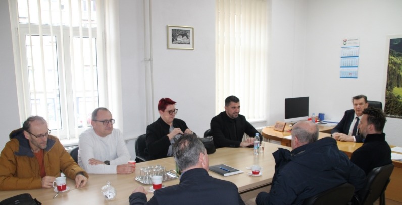 Delegacija Vlade ZDK posjetila Općinu Vareš gdje će biti uložena značajna sredstva u putnu infrastrukturu