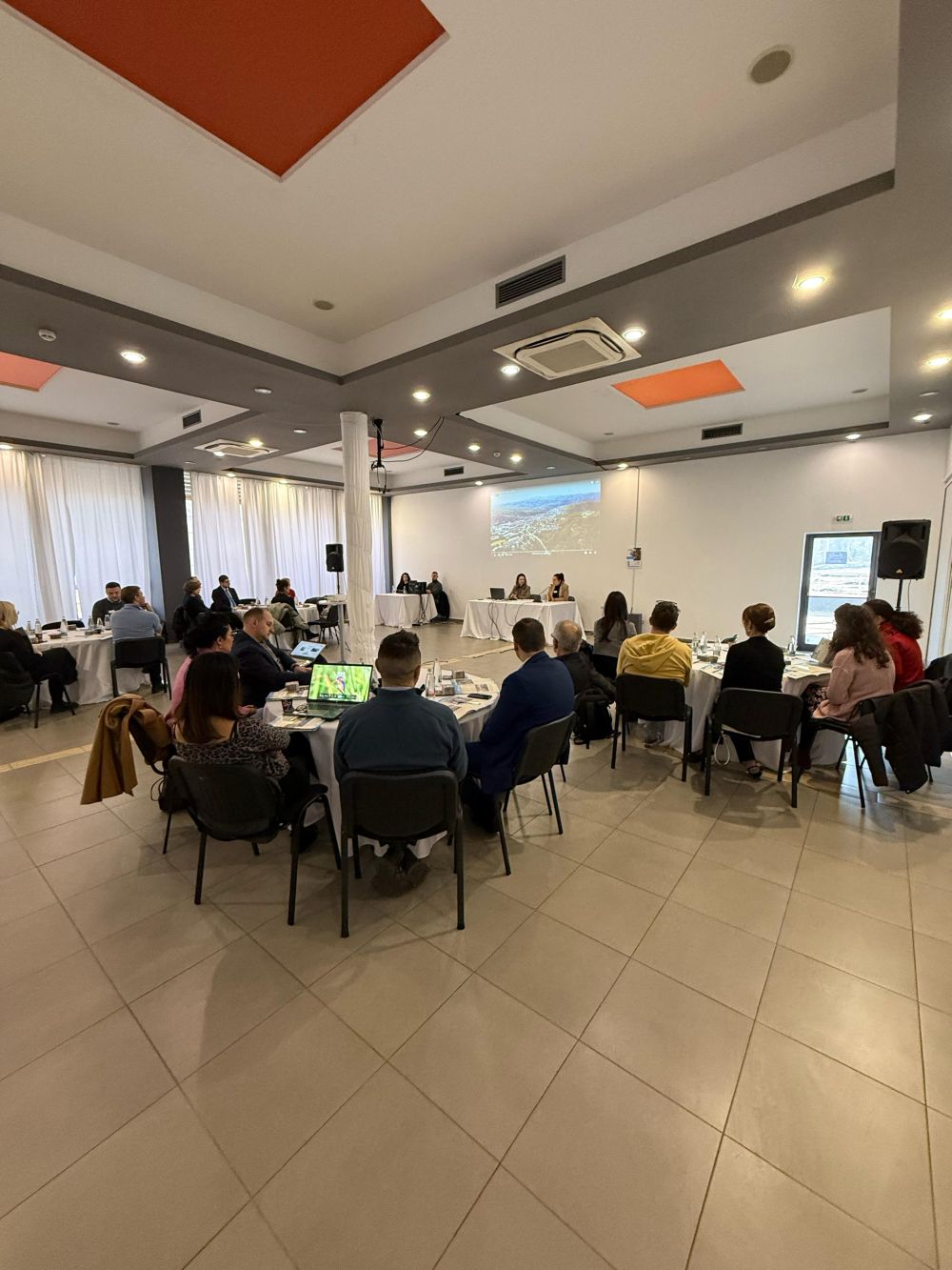 Peti sastanak projektnih partnera u okviru projekta URBANCOOP uspješno održan u Gabrovu