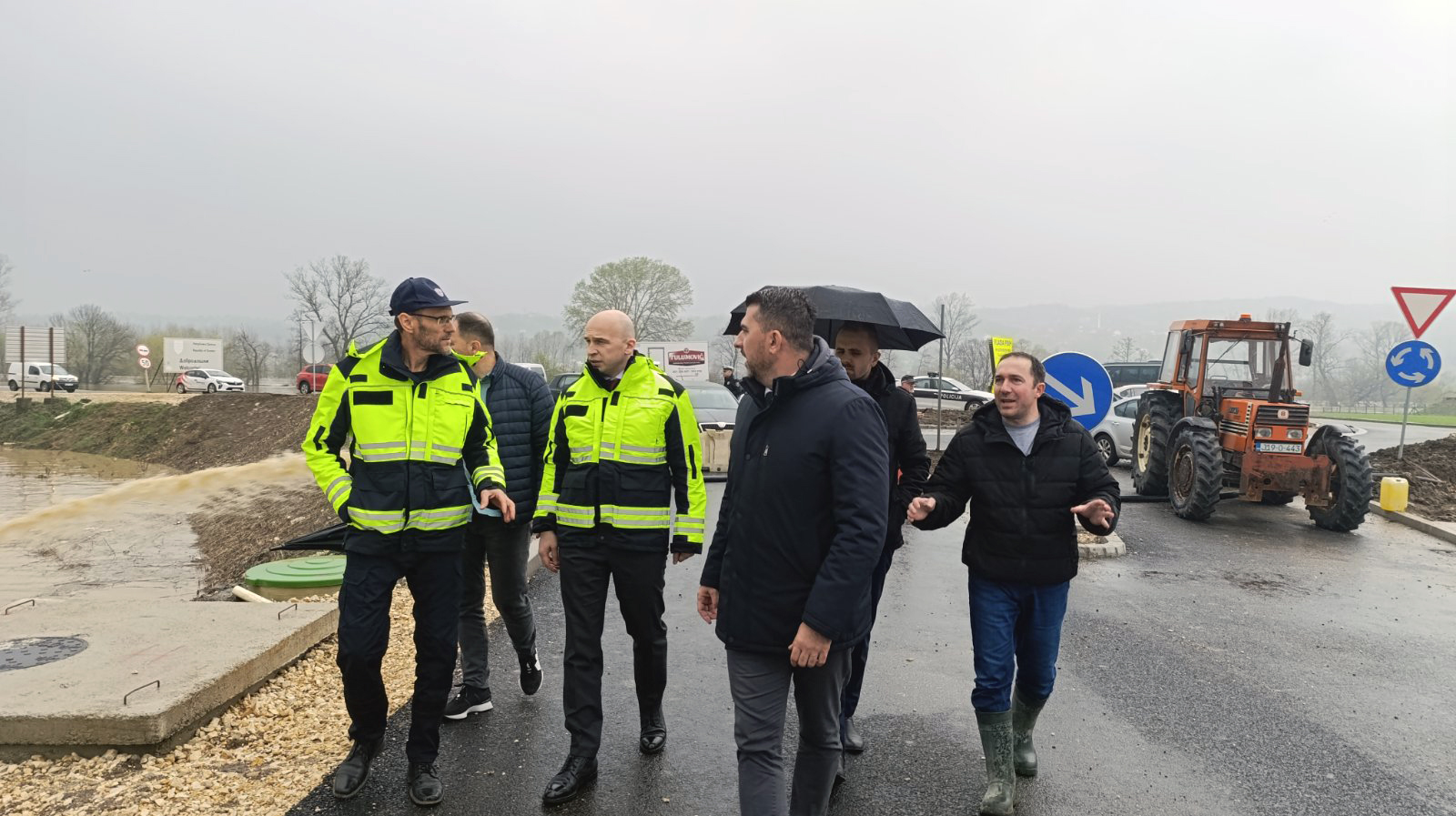 Premijer Nezir Pivić obišao Doboj Jug koji je najviše pogođen poplavama u ZDK-u