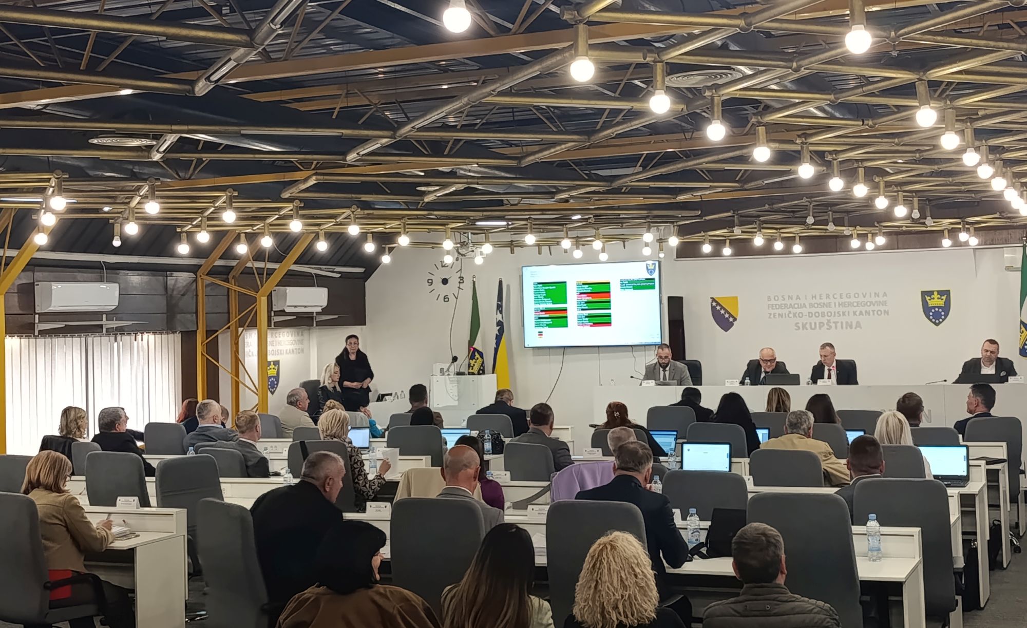 Skupština ZDK usvojila godišnji izvještaj Vlade za 2024. godinu: Povećanja plata, ulaganja u sport i obrazovanje