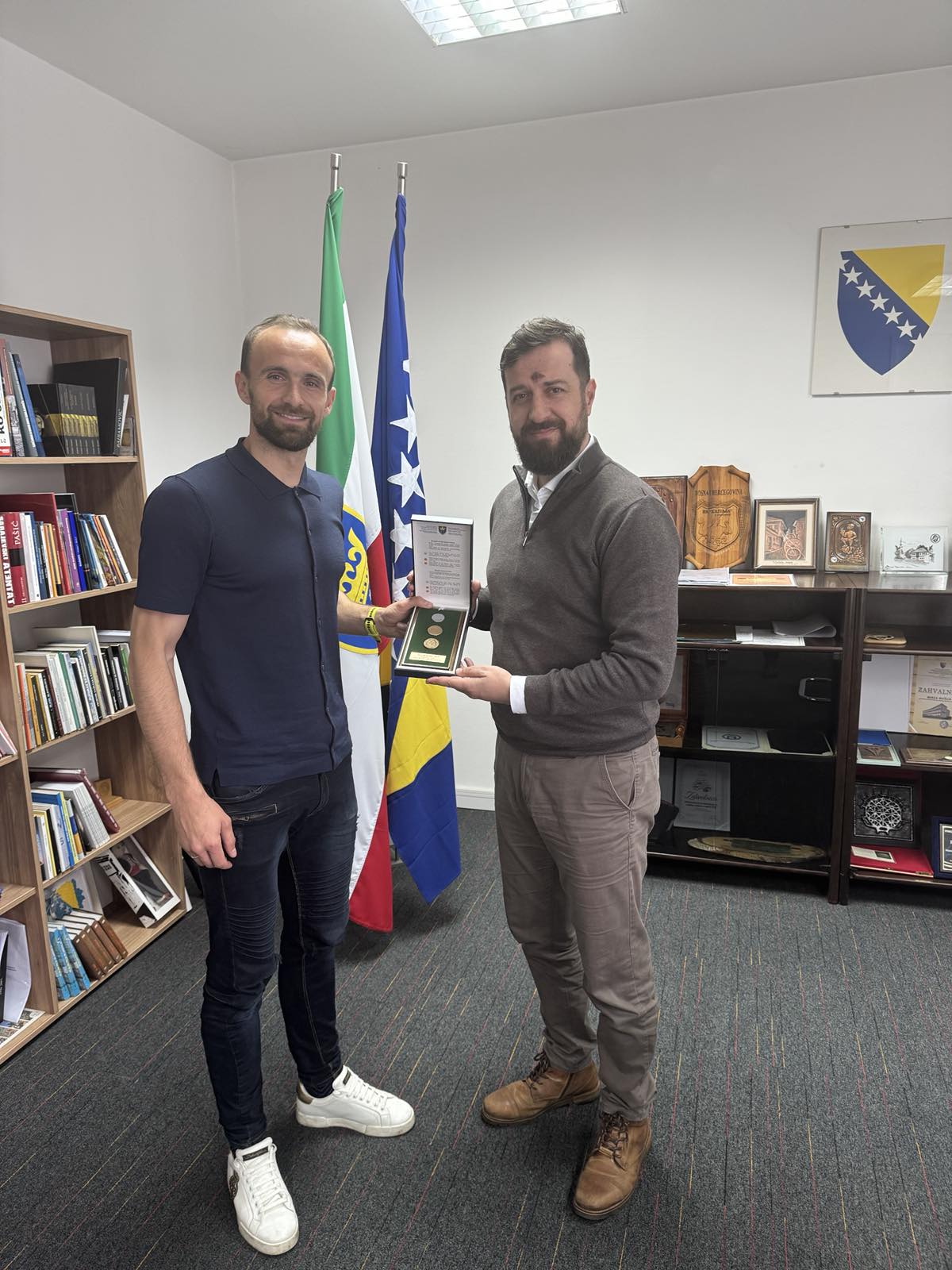 Ministar Mirza Mušija ugostio najboljeg bosanskohercegovačkog atletičara Amela Tuku