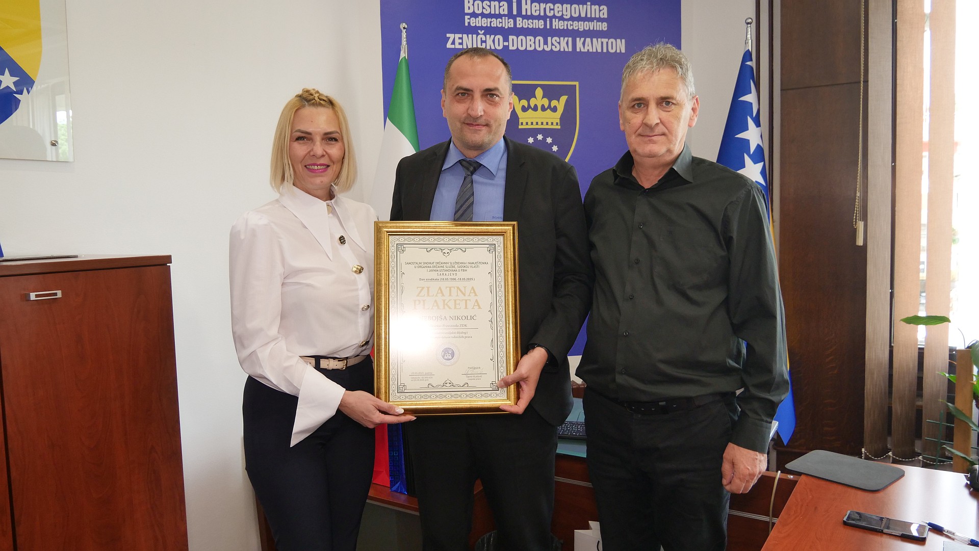 Zlatna plaketa ministru Nikoliću kao priznanje za jačanje socijalnog dijaloga u ZDK-u