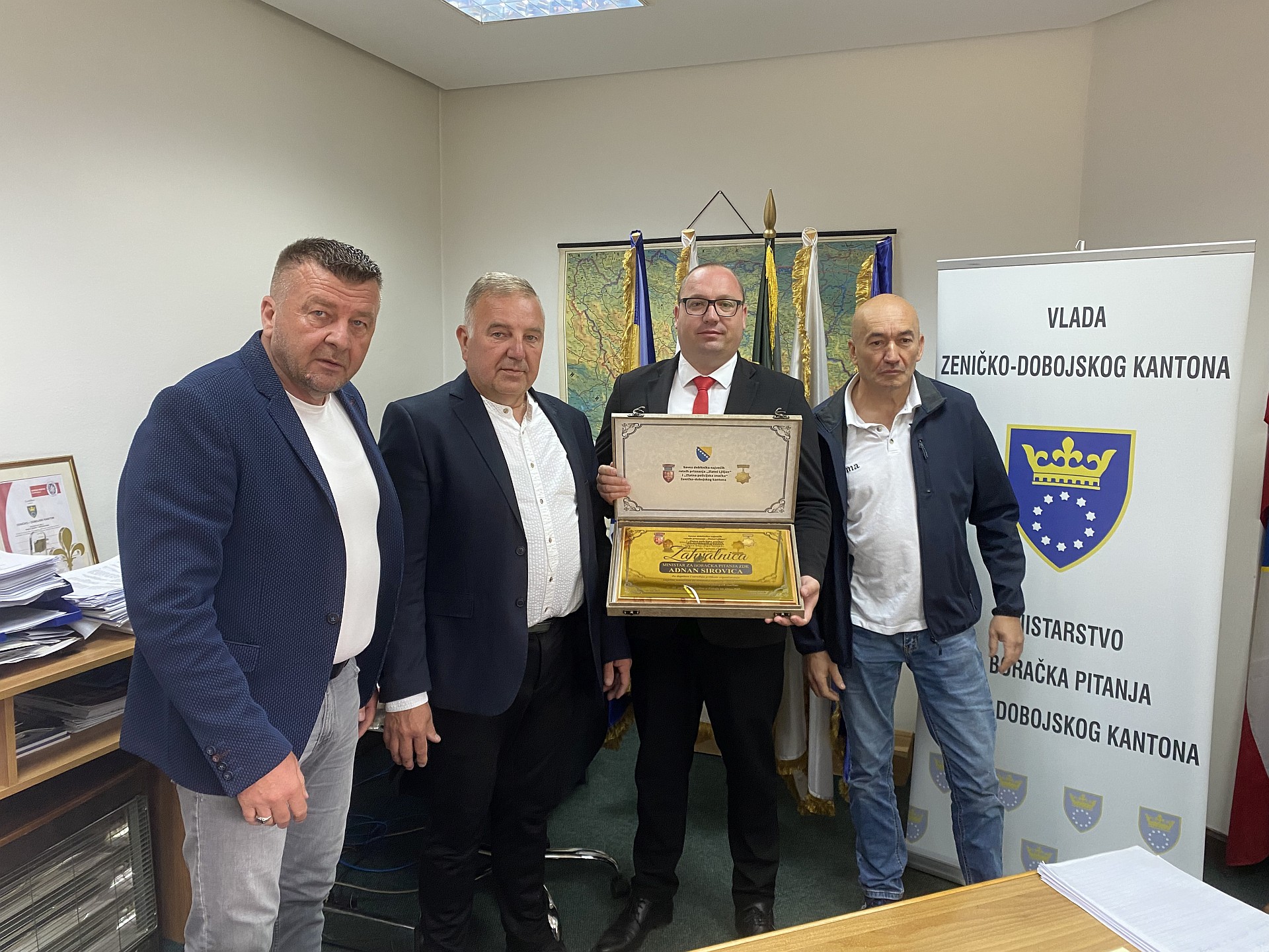 Ministru Adnanu Sirovici zahvalnica za podršku obilježavanju Dana zlatnih ljiljana BiH