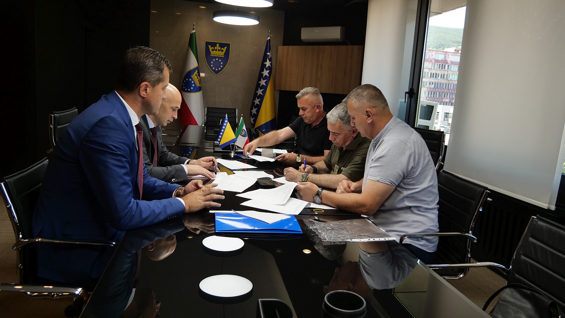 Potpisan novi kolektivni ugovor za pripadnike MUP-a: Unaprijeđena prava 1.000 policajaca u Zeničko-dobojskom kantonu