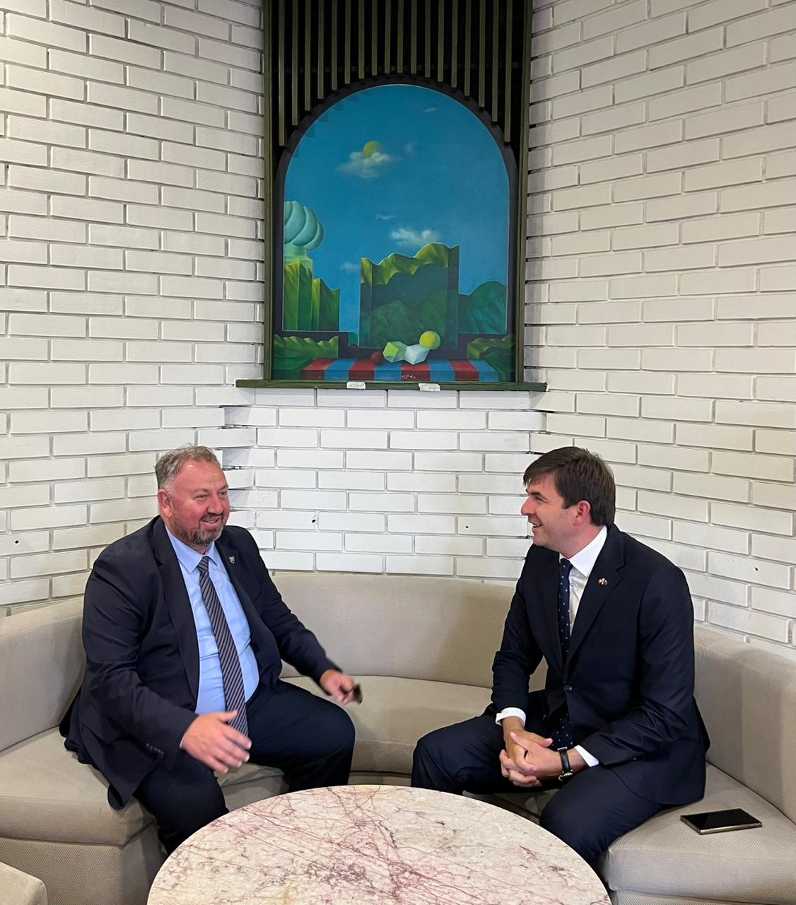 Sastanak Šibonjić - Azemović: Inicijative fokusirane na razvoj lokalnih zajednica u ZDK-u i Crnoj Gori