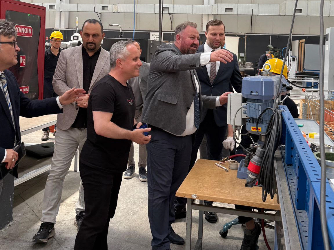 Ministar Šibonjić posjetio kompaniju HAGAT i razgovarao s predsjednikom Fondacije Turgut Özal