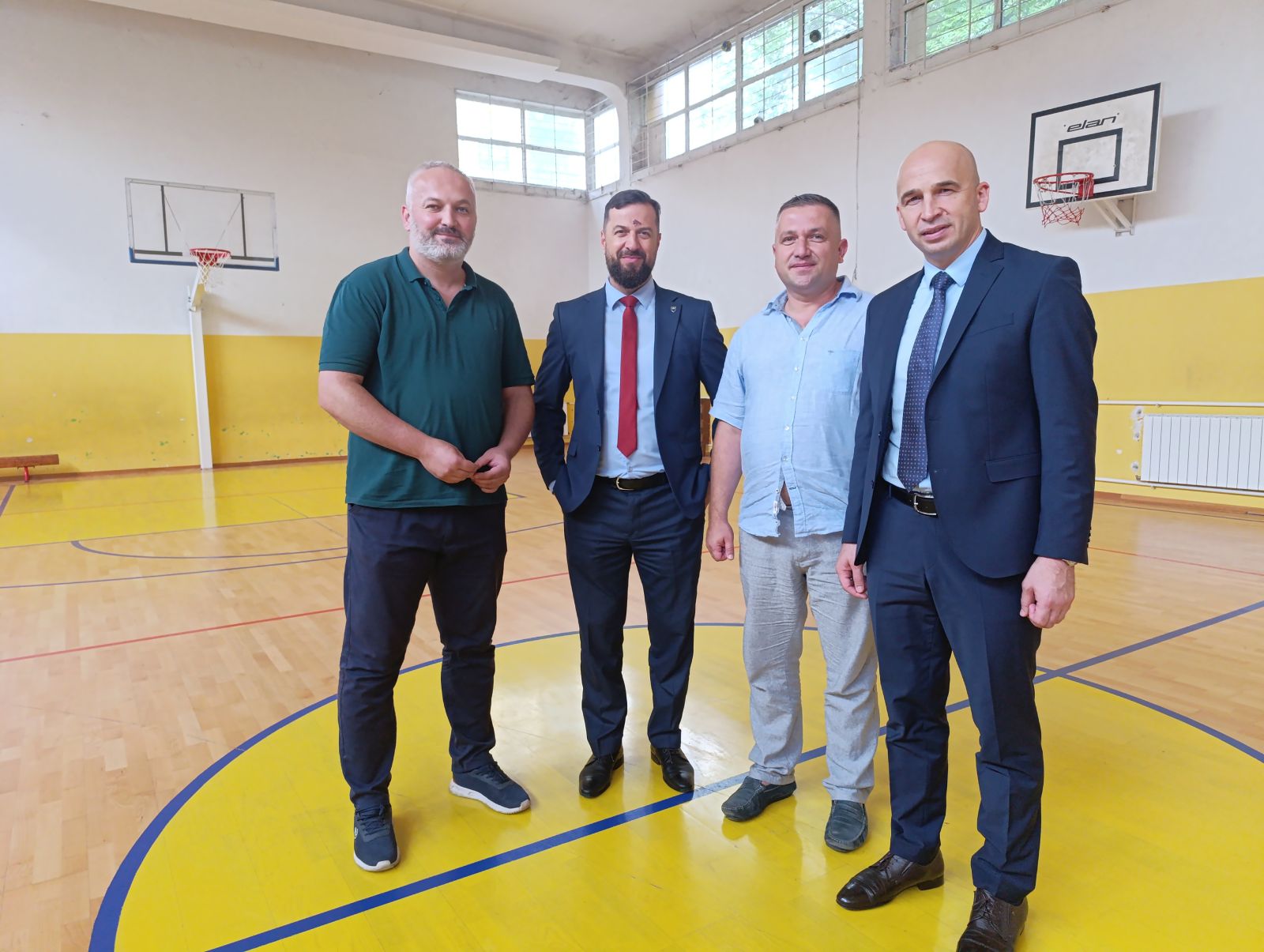 Premijer Pivić i ministar Mušija obišli radove na rekonstrukciji sportskih dvorana u Zenici