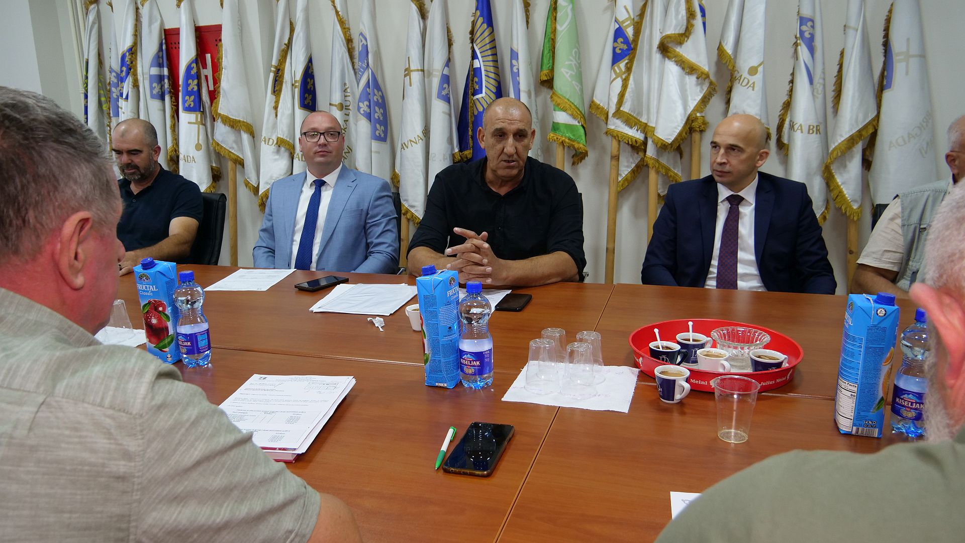 Premijer Nezir Pivić: Vlada ZDK želi pojednostaviti nabavku ortopedskih pomagala za RVI