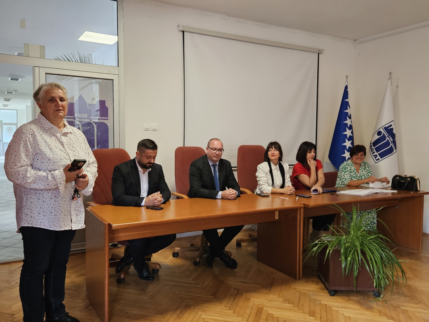 Potpisani ugovori o samozapošljavanju pripadnika branilačke populacije u Žepču i Maglaju