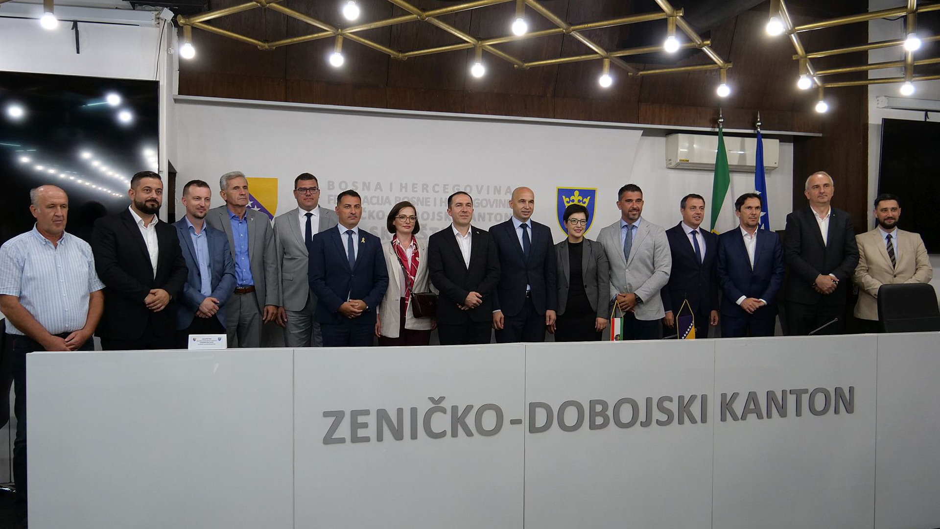 Potpisani ugovori o prijenosu 2,8 miliona KM za projekte cestovne infrastrukture u ZDK