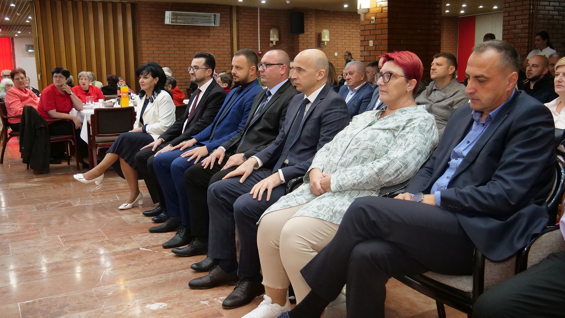 Delegacija Vlade na čelu s premijerom Pivićem prisustvovala svečanosti u JU Dom penzionera sa stacionarom ZDK