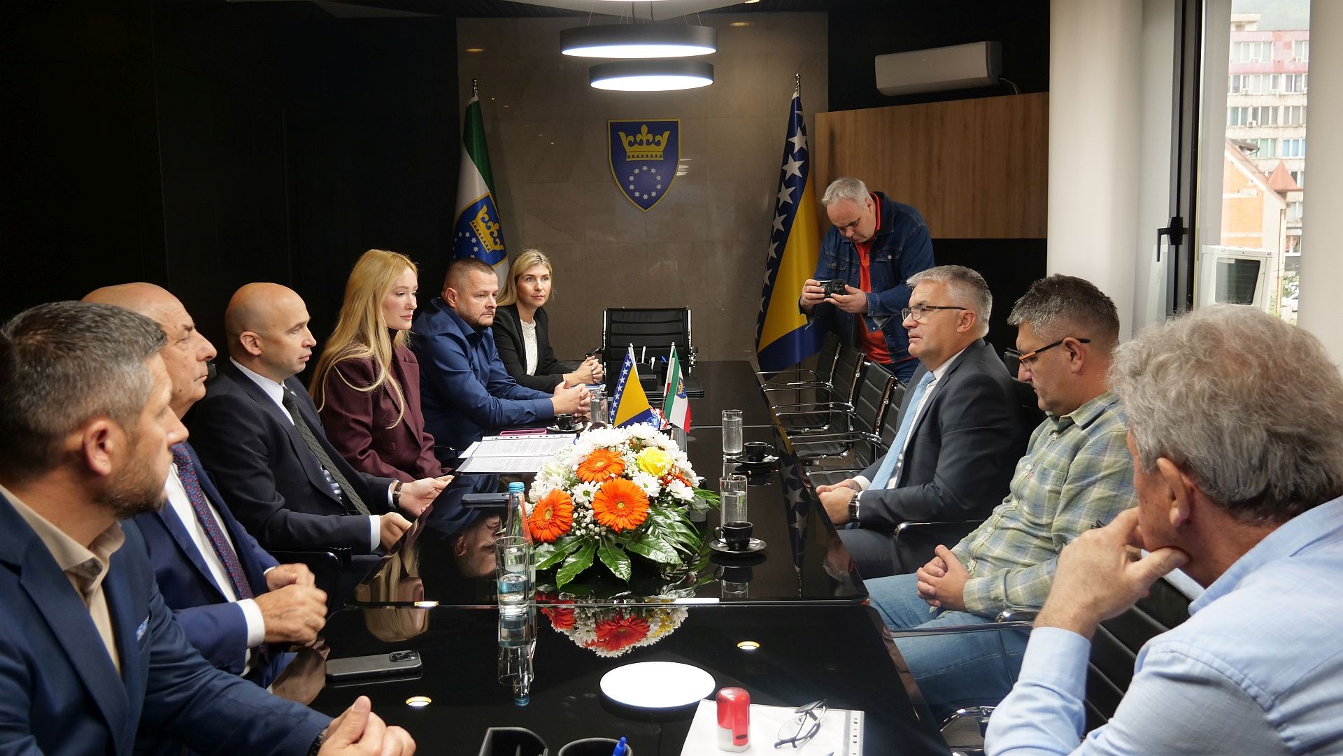 Potpisane izmjene kolektivnog ugovora: Zdravstvenim radnicima u ZDK povećane plaće za 10 posto