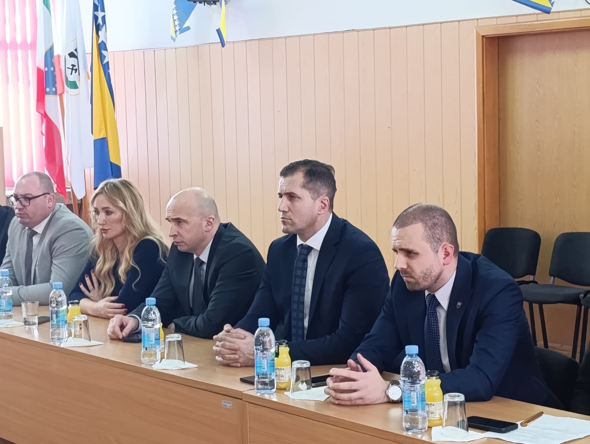 Delegacija Vlade i Skupštine ZDK u posjeti Općini Vareš: Fokus na infrastrukturne i razvojne projekte