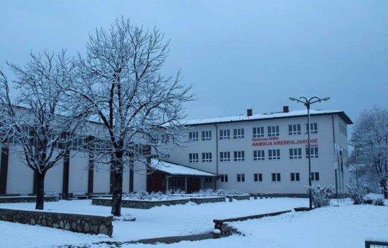 U KAKNJU USPJEŠNO ZAVRŠEN PROJEKAT ENERGETSKE EFIKASNOSTI NA OBJEKTU OSNOVNE ŠKOLE „HAMDIJA KREŠEVLJAKOVIĆ“