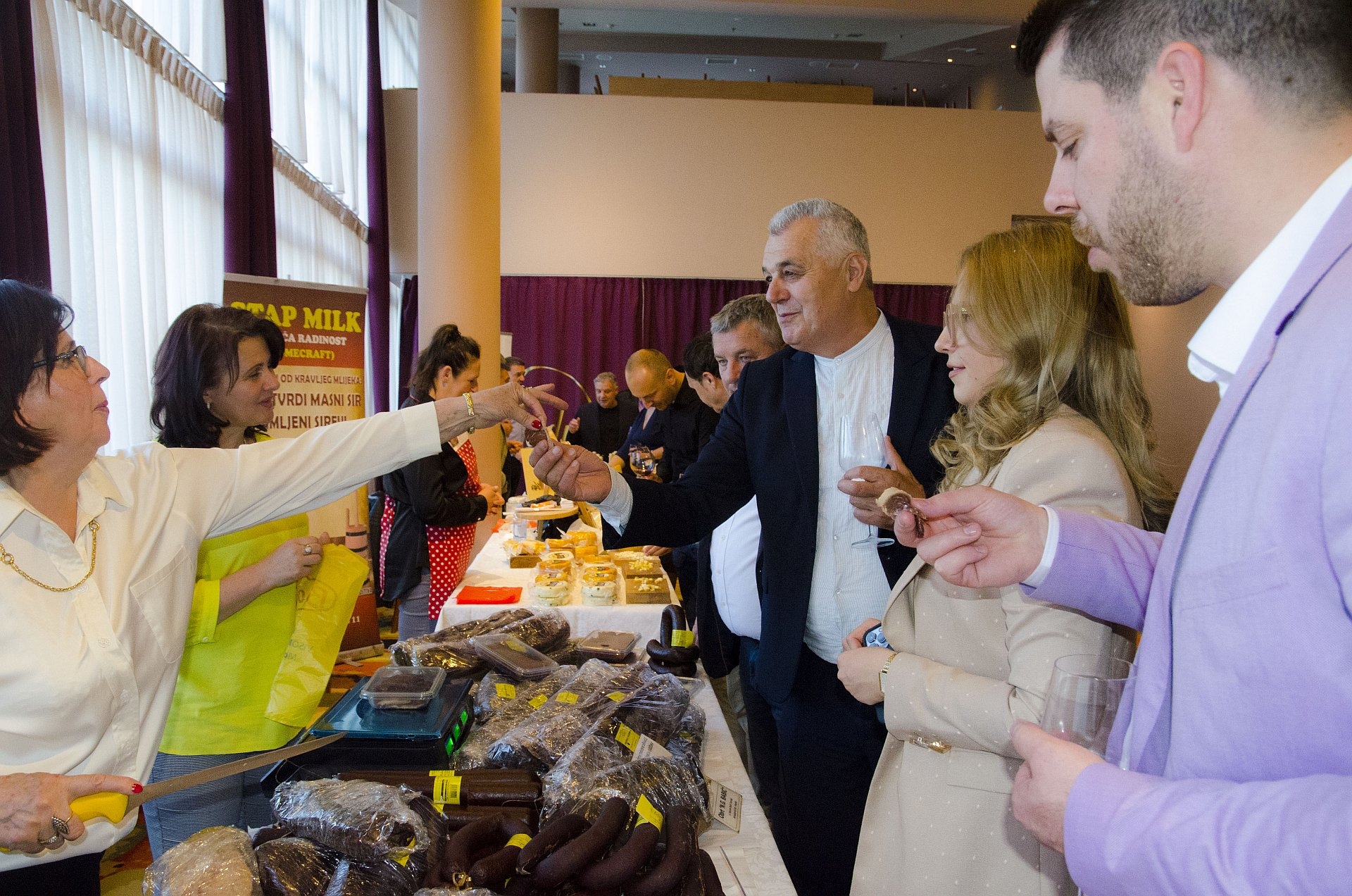 MINISTAR VINKO MARIĆ OTVORIO MEĐUNARODNI SAJAM VINA I GASTRONOMIJE U ZENICI