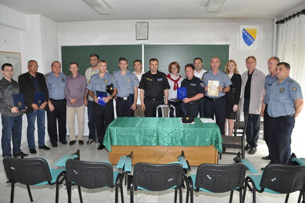 NAGRADE I POHVALE POLICAJCIMA