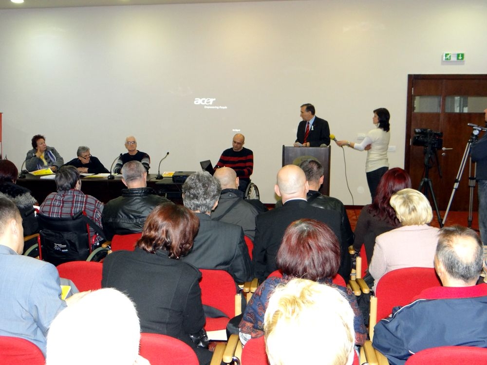 na manifestaciji se osobama s invaliditetom obratio premijer Plevljak