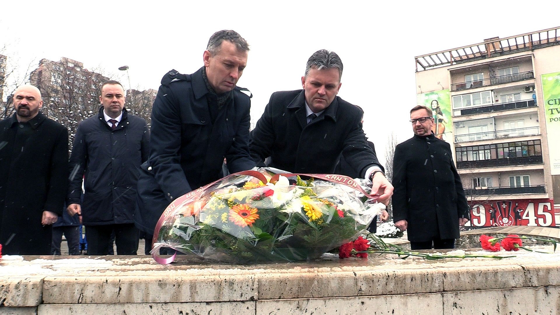 VLADA I SKUPŠTINA ZDK OBILJEŽAVAJU DAN NEZAVISNOSTI: POLAGANJE CVIJEĆA, PRIJEM ZA BORAČKA UDRUŽENJA I SVEČANA AKADEMIJA