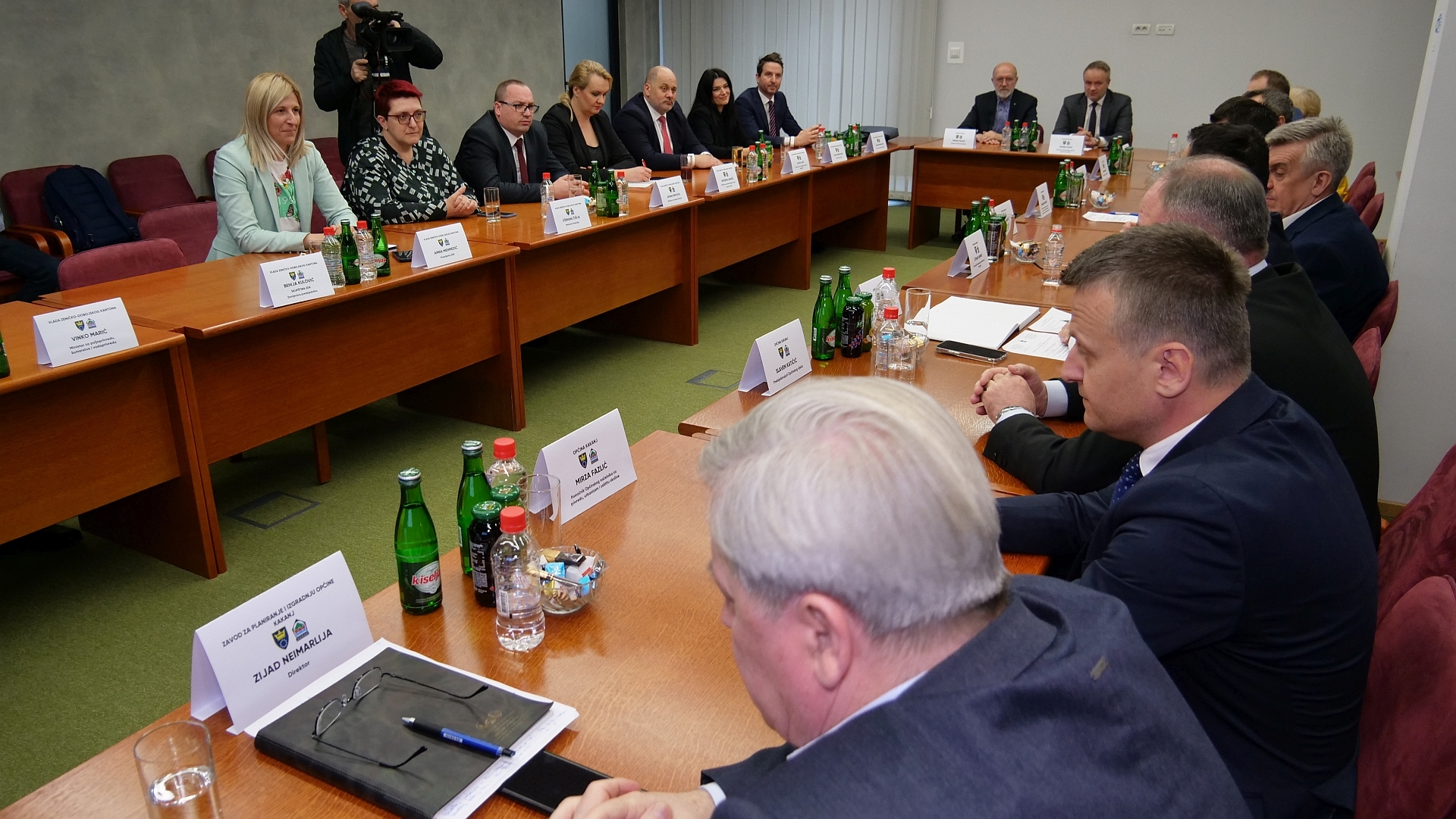 ČLANOVI VLADE ZDK NA ČELU S PREMIJERKOM MEHMEDIĆ POSJETILI OPĆINU KAKANJ