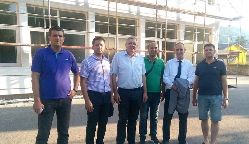 MINISTAR SINANOVIĆ POSJETIO OŠ KOVAČI U ZAVIDOVIĆIMA-POVEĆANJE ENERGETSKE EFIKASNOSTI DONOSI BOLJE USLOVE I FINANSIJSKE UŠTEDE