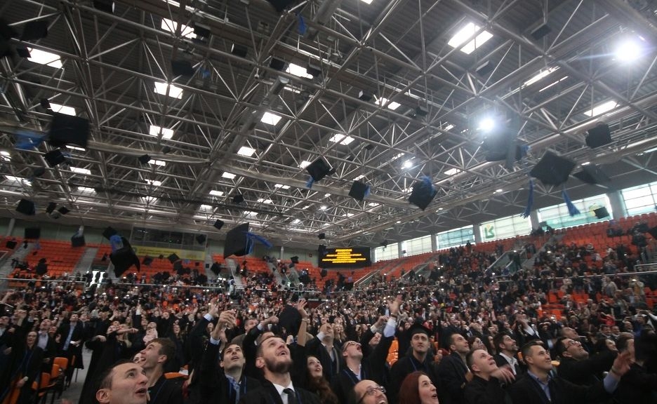 GOVOR PREMIJERA NA PROMOCIJI DIPLOMANATA UNIVERZITETA U ZENICI 17.10.2015.GODINE