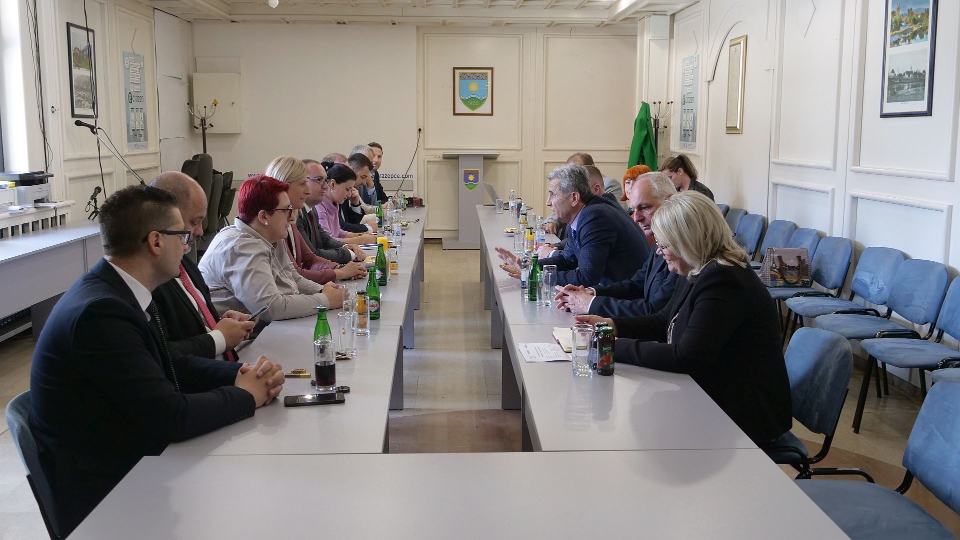 VLADA ZDK NA ČELU S PREMIJERKOM AMROM MEHMEDIĆ BORAVILA U RADNOJ POSJETI GRADU ZAVIDOVIĆI I OPĆINI ŽEPČE