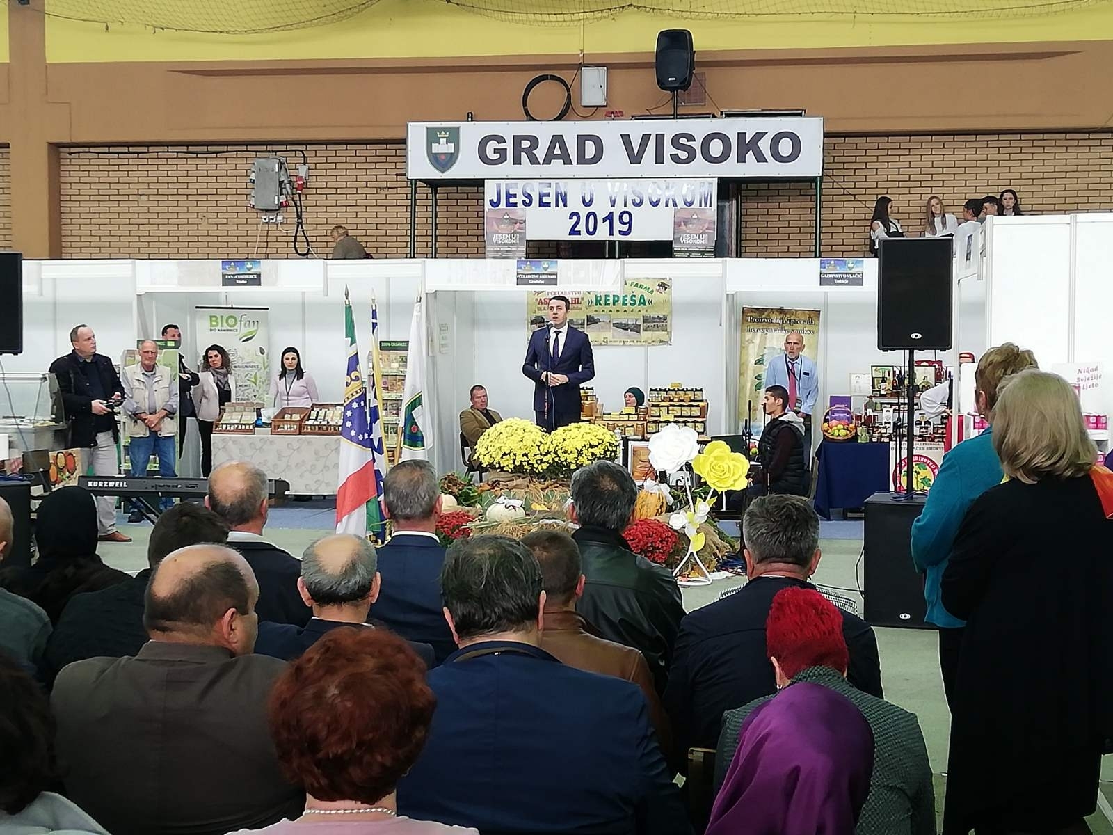 PREMIJER GANIĆ NA OTVARANJU SAJMA U VISOKOM: POLJOPRIVREDA JE JEDAN OD PRIORITETA VLADE ZDK