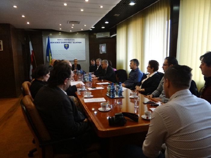 POTPISAN KOLEKTIVNI UGOVOR O PRAVIMA I OBAVEZAMA POSLODAVACA I RADNIKA SA SAMOSTALNIM STRUKOVNIM SINDIKATOM DOKTORA MEDICINE I STOMATOLOGIJE