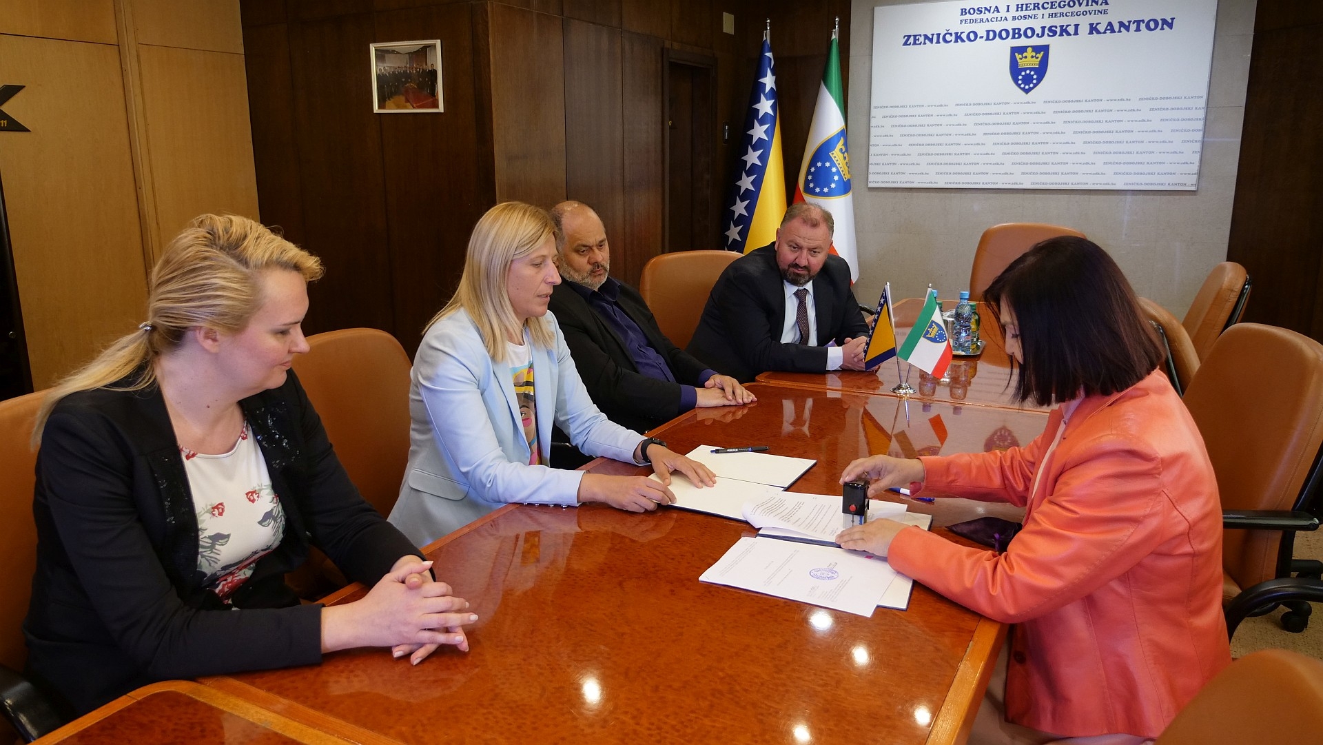 VLADA ZDK I PRIVREDNA KOMORA ZDK POTPISALI MEMORANDUM O SARADNJI