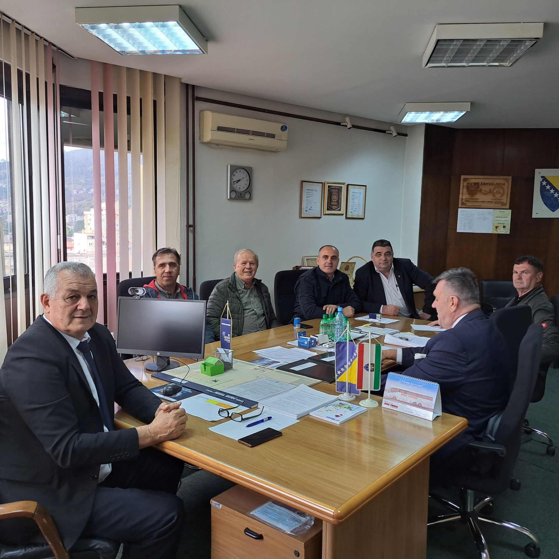 MINISTAR VINKO MARIĆ POTPISAO UGOVORE SA LOVAČKIM ORGANIZACIJAMA ZENIČKO-DOBOJSKOG KANTONA