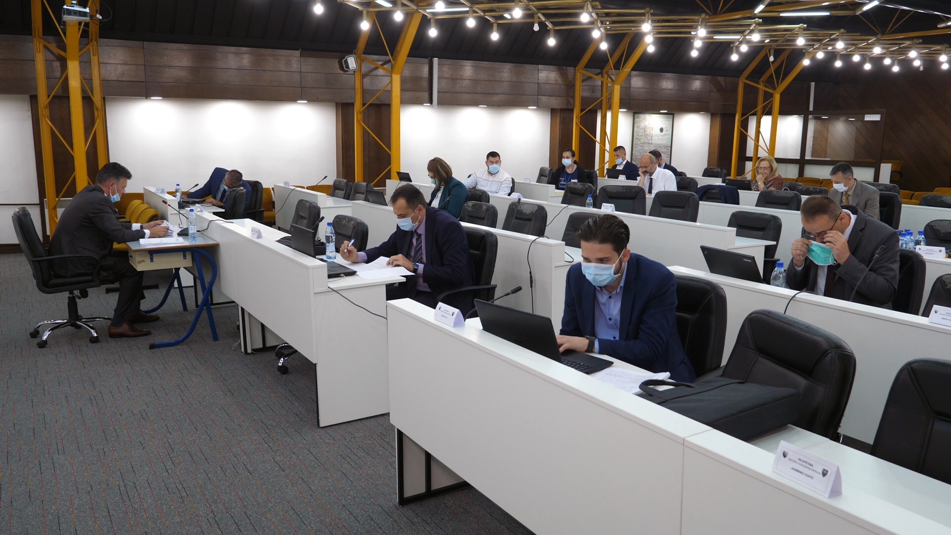 VLADA ZDK ODOBRILA SREDSTVA ZA PENZIONISANJE 48 RADNIKA KRIVAJE MOBEL, KTK I RUDSTROJA